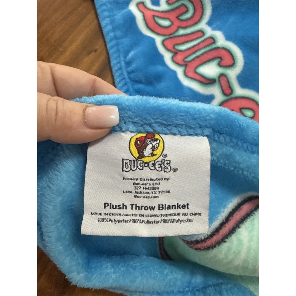 Buc-ees Plush Throw Blanket Here Comes The Sun Cozy Fleece Colorful Unique - Picture 6 of 7